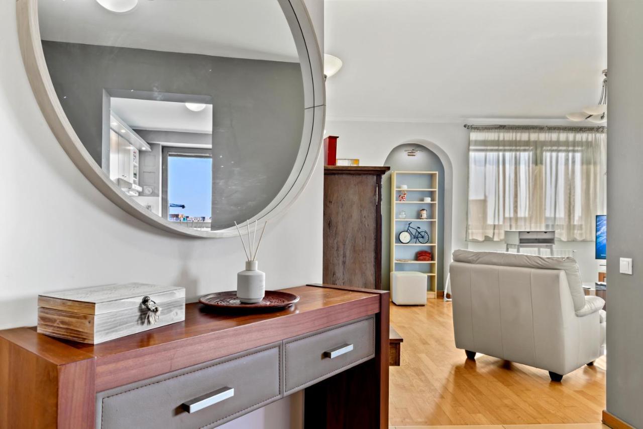 125 Sqm Family Friendly With Kids Room Bucharest Exterior photo