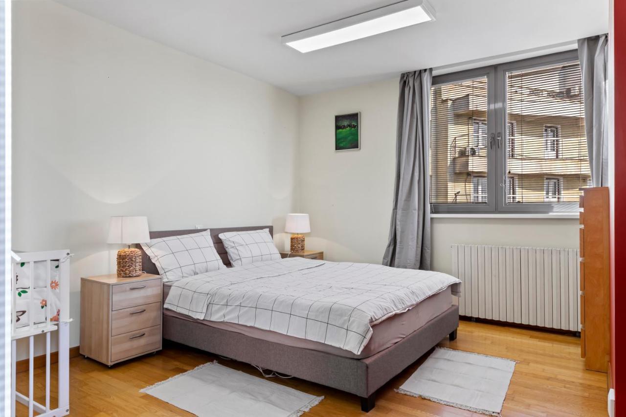 125 Sqm Family Friendly With Kids Room Bucharest Exterior photo