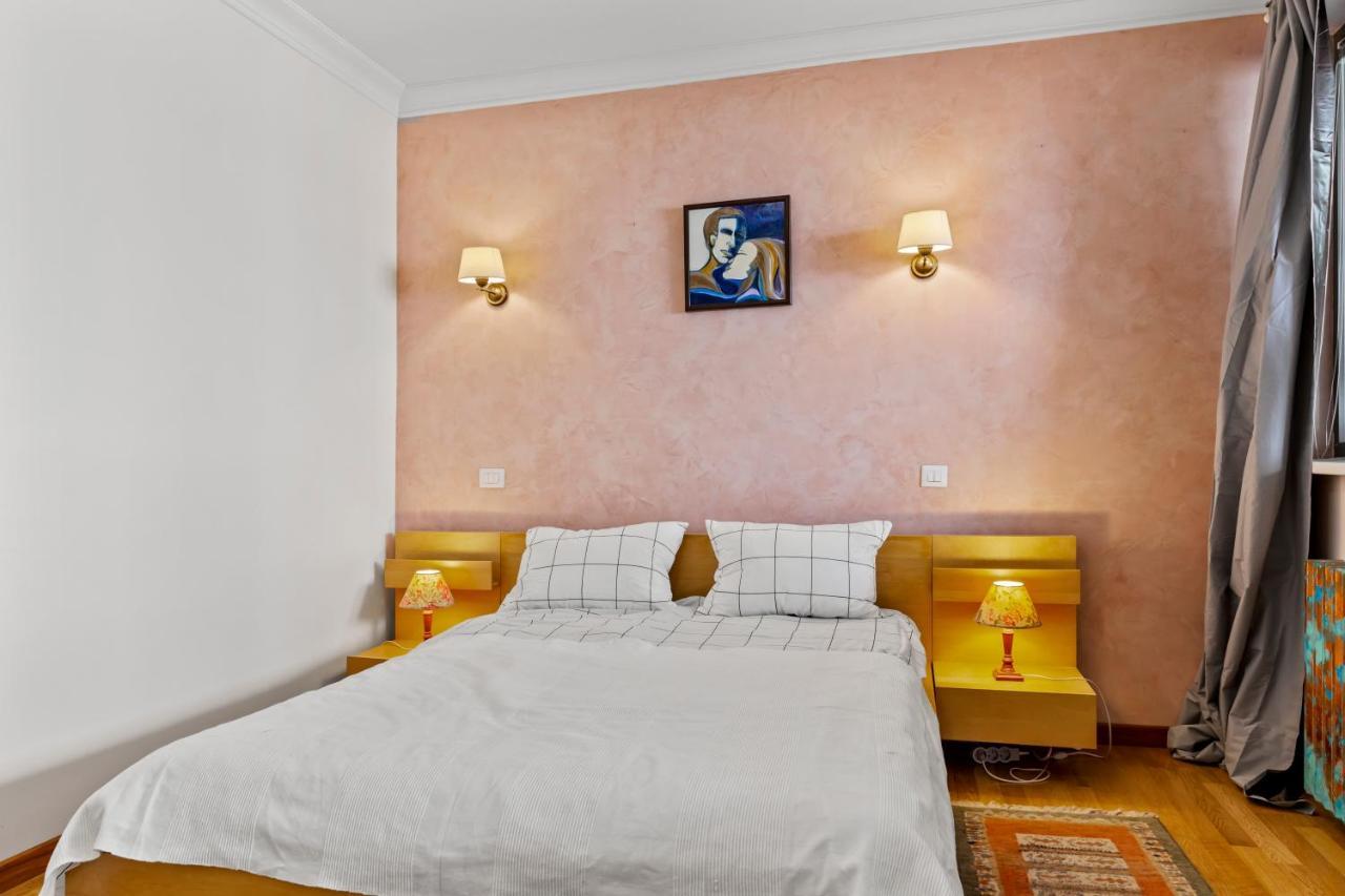 125 Sqm Family Friendly With Kids Room Bucharest Exterior photo