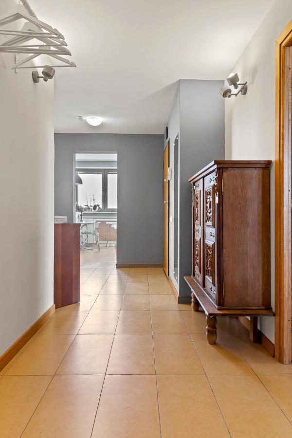 125 Sqm Family Friendly With Kids Room Bucharest Exterior photo
